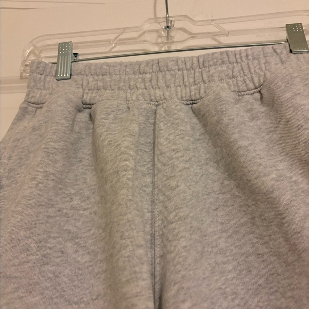 Hollister Ultra High-Rise Fleece Shorts - Picture 8 of 9